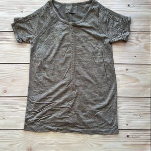 Athleta Heather Grey Foothill Tee